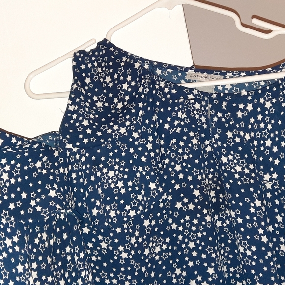 Gorgeous Catherine's 3x blue an star cold shoulder top - Picture 2 of 3